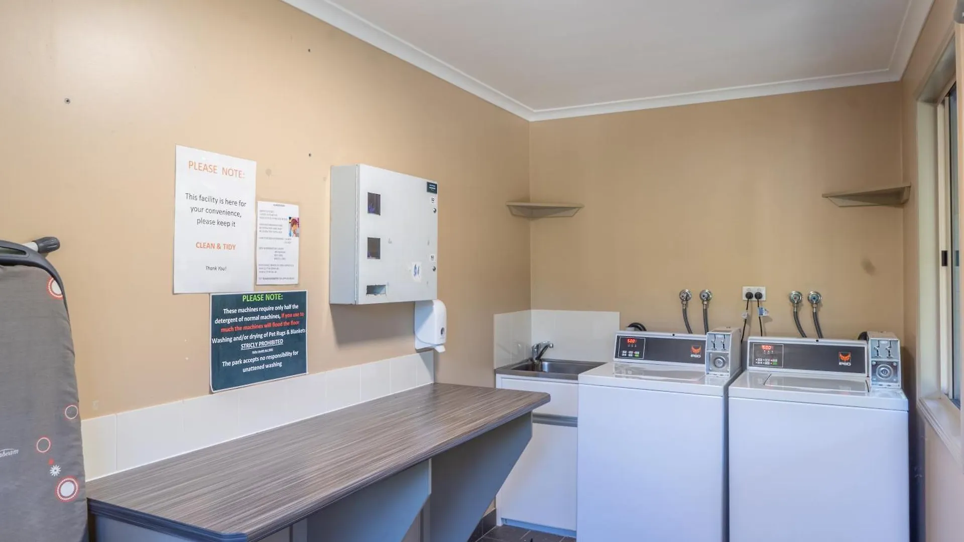 Landsborough Holiday Park