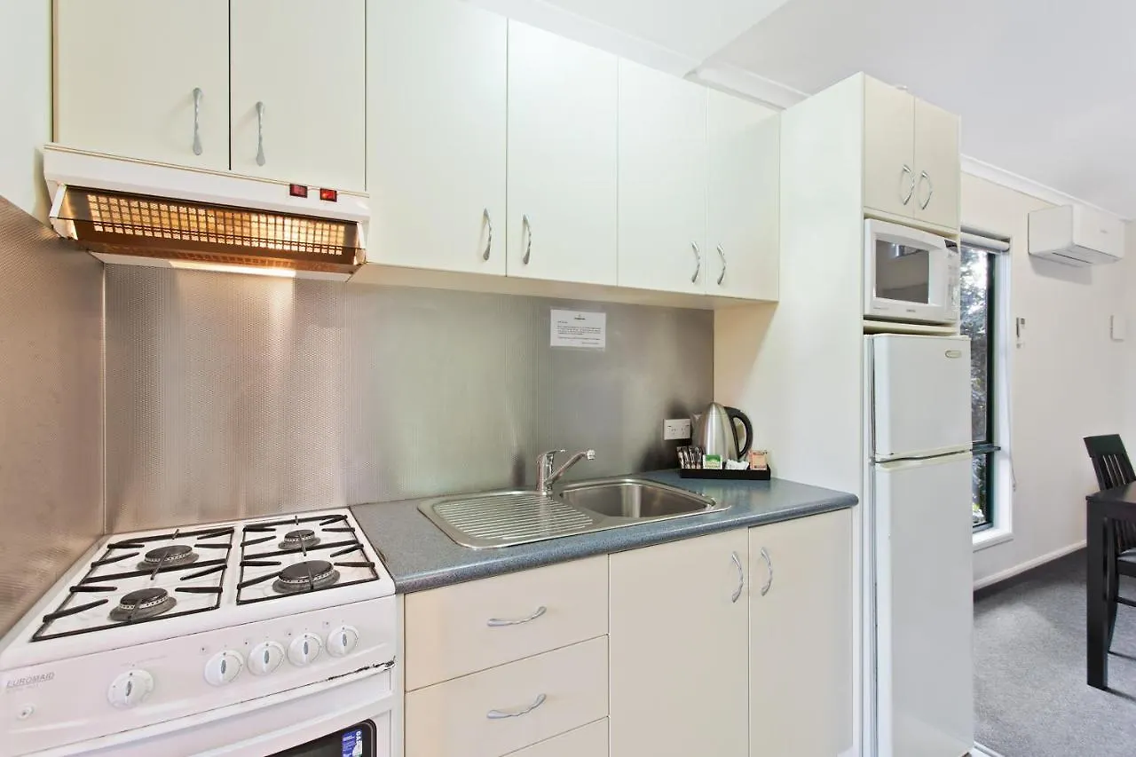 Landsborough Holiday Park 0*,